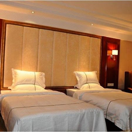 Borman Hotel Guangzhou Panyu Qiaonan Aoyuan Plaza Εξωτερικό φωτογραφία